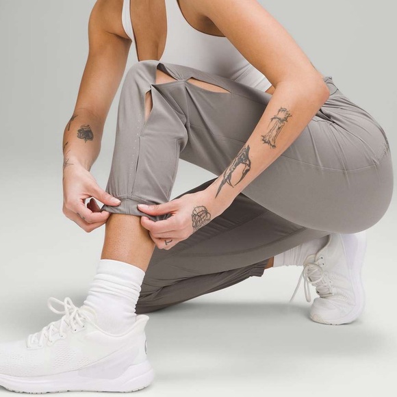 Lululemon Adapted State High-Rise Airflow Jogger in 'Cobalt Dust' - Women's 14 - Picture 3 of 13